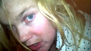 Блондинка с голубыми глазами попросила друга заснять домашку