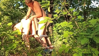 Sex in the woods with a juicy girl