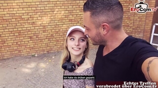 Блогер познакомился на улице с симпатичной девкой и трахнул ее на свежем воздухе
