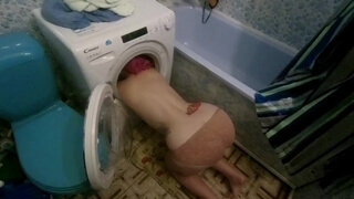 My stepsister stuck in the washing machine