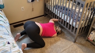 Pregnant Stepmom gets stuck and gets naughty help from her stepson