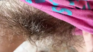 натуральная чрезвычайно волосатая киска
