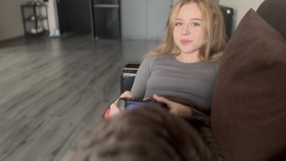 I watched Netflix with a hot blonde & cum in mouth