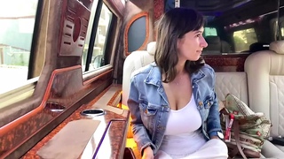 Spontaneous blowjob in a taxi ended with a huge mouth cumshot