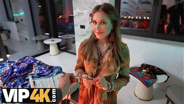 DEBT4k. Hot sex in a fortune-telling salon: she managed to give an amazing blowjob