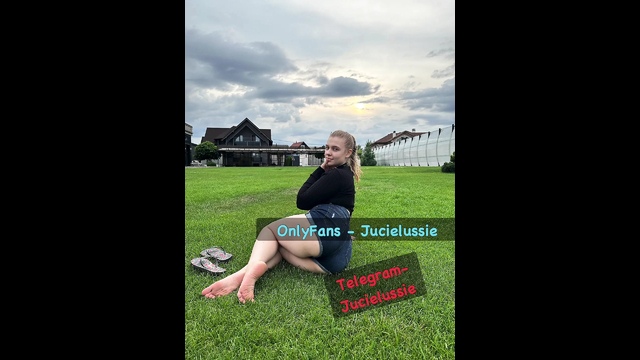 Masturbating in sexy stockings with jucielussie