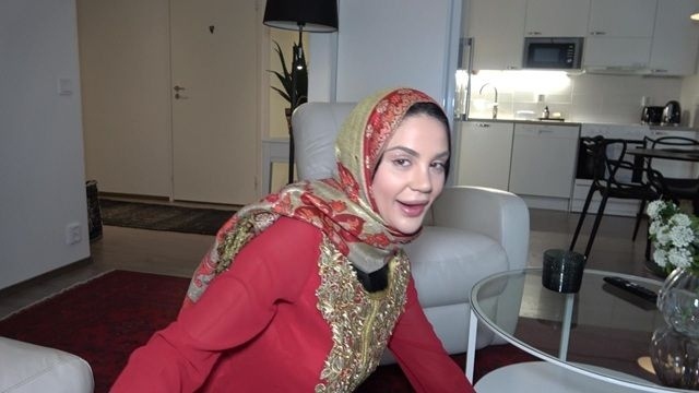 Gece yalnız yakaladığım seksi türk üvey kardeşimin temiz amcığını patlattım