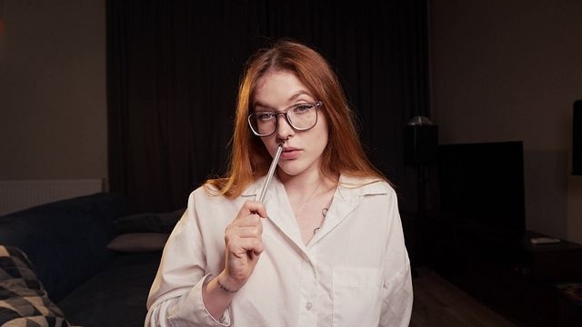 Role-play:lustful realtor shows apartment & blowjob